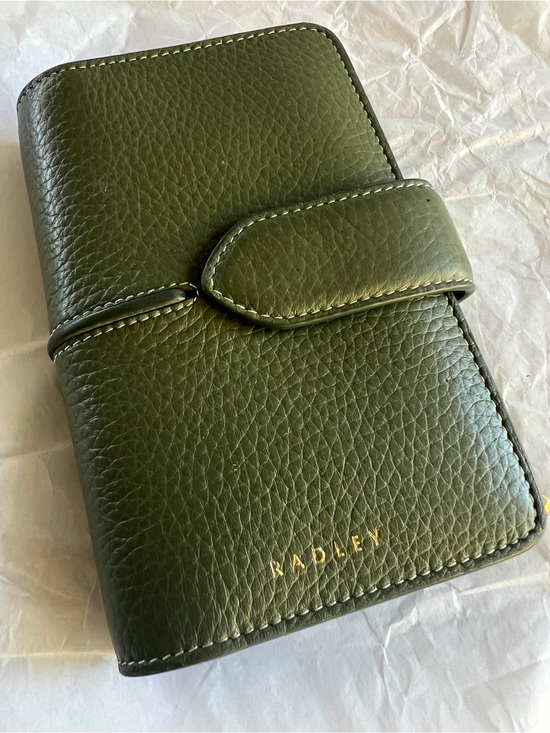 RADLEY LONDON Handbags - NEW: RADLEY LONDON Hillgate Medium wallet, green/olive Pebbled leather